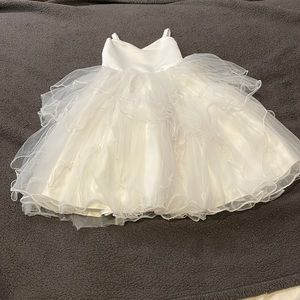 White flower girl dress with Tulle size 4